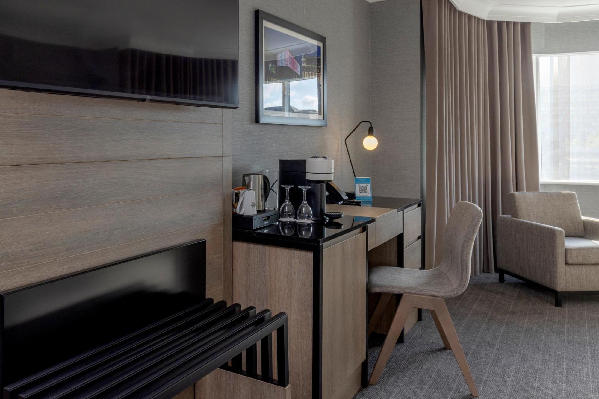 Best Western Plus The Quays Hotel Шефилд Екстериор снимка