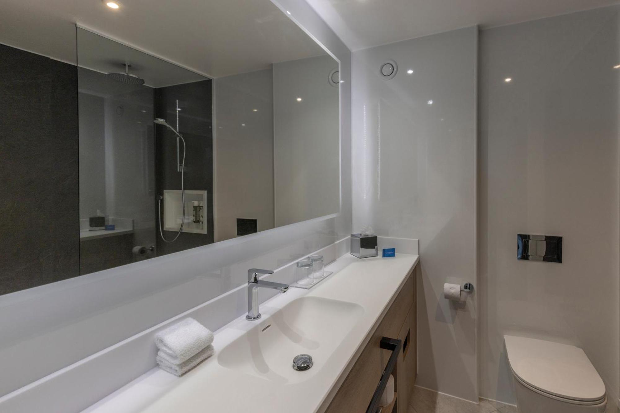 Best Western Plus The Quays Hotel Шефилд Екстериор снимка
