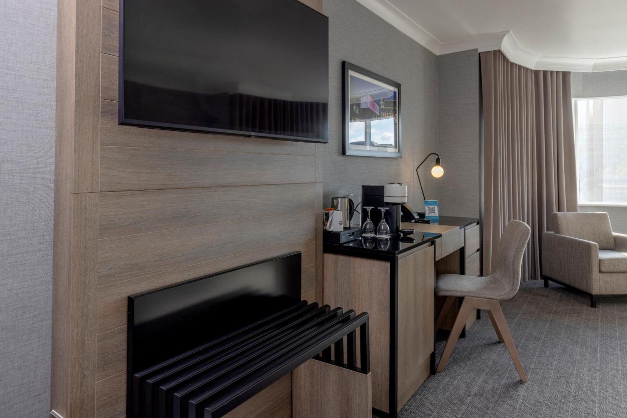 Best Western Plus The Quays Hotel Шефилд Екстериор снимка