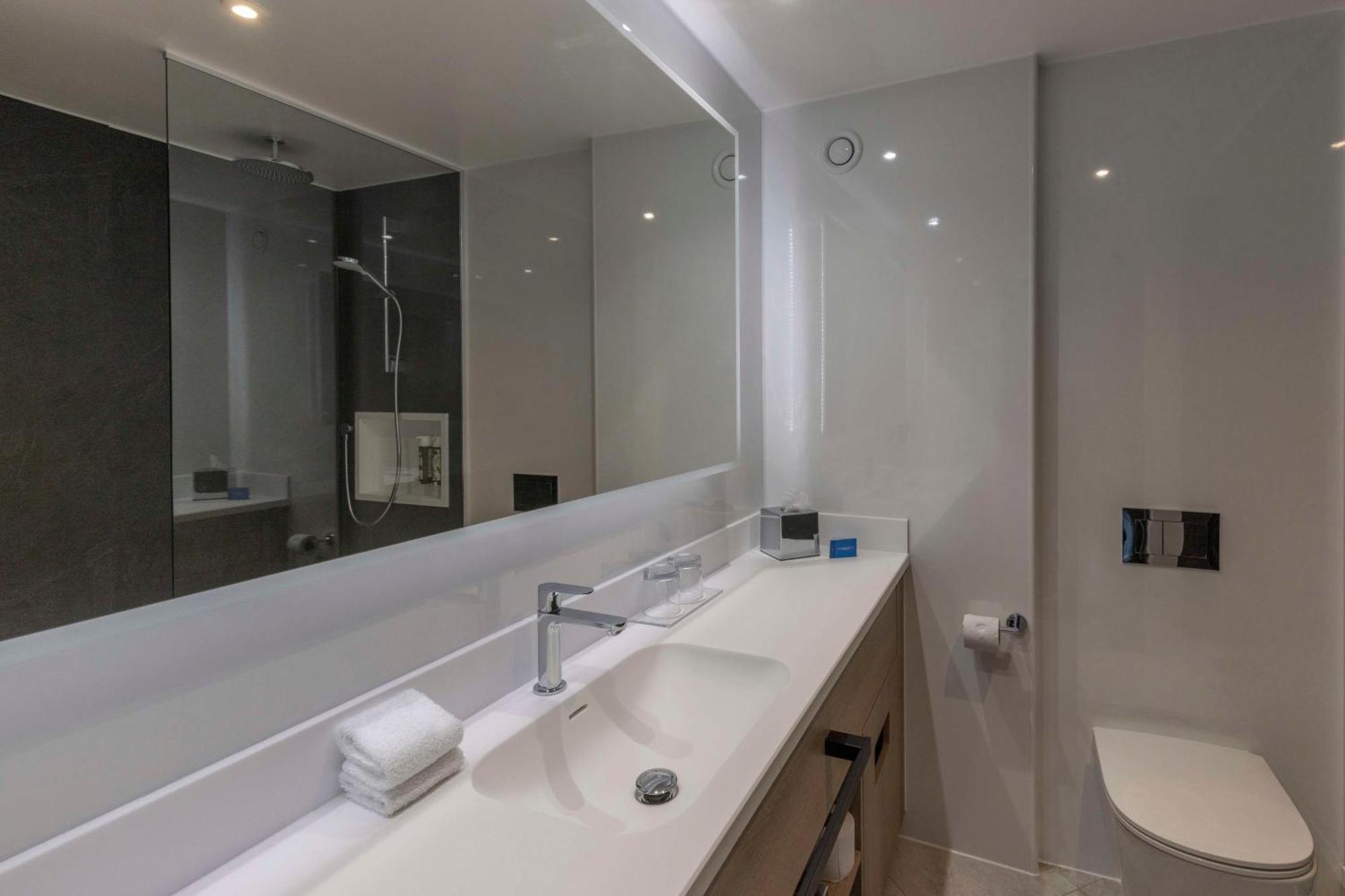 Best Western Plus The Quays Hotel Шефилд Екстериор снимка