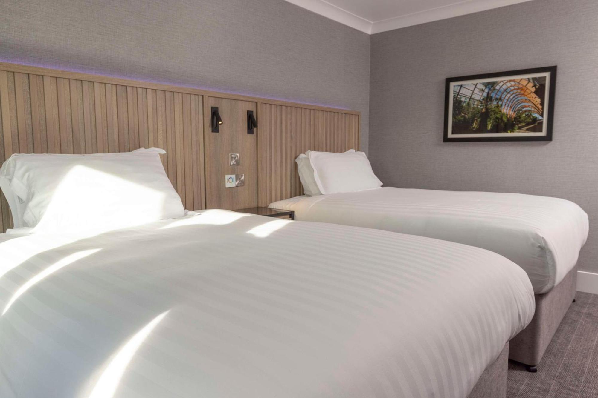 Best Western Plus The Quays Hotel Шефилд Екстериор снимка