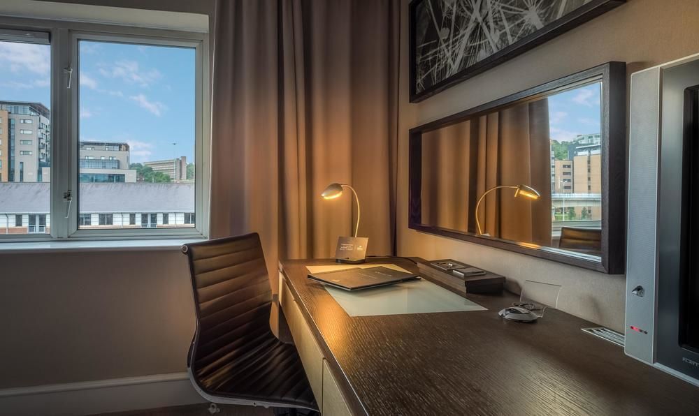 Best Western Plus The Quays Hotel Шефилд Екстериор снимка